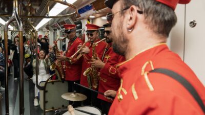 İzmir, Türkiye Cumhuriyeti’nin 101’inci kuruluş yıl dönümünü etkinliklerle kutlamaya devam