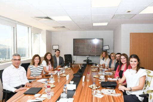 İzmir’de yaşayan otizmli ve nörogelişimsel farklılığı bulunan bireyler için istihdam
olanakları