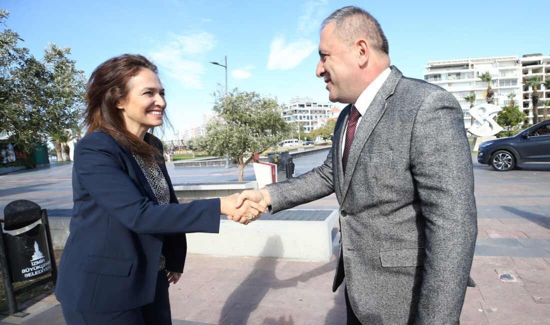 Karşıyaka’da Muhtarlar Günü buluşması Karşıyaka Belediye Başkanı Yıldız Ünsal, 19 Ekim Muhtarlar günü dolayısıyla