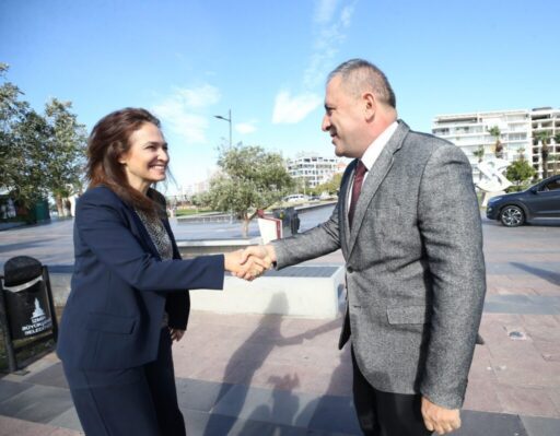 Karşıyaka Belediye Başkanı Yıldız Ünsal, 19 Ekim Muhtarlar günü dolayısıyla