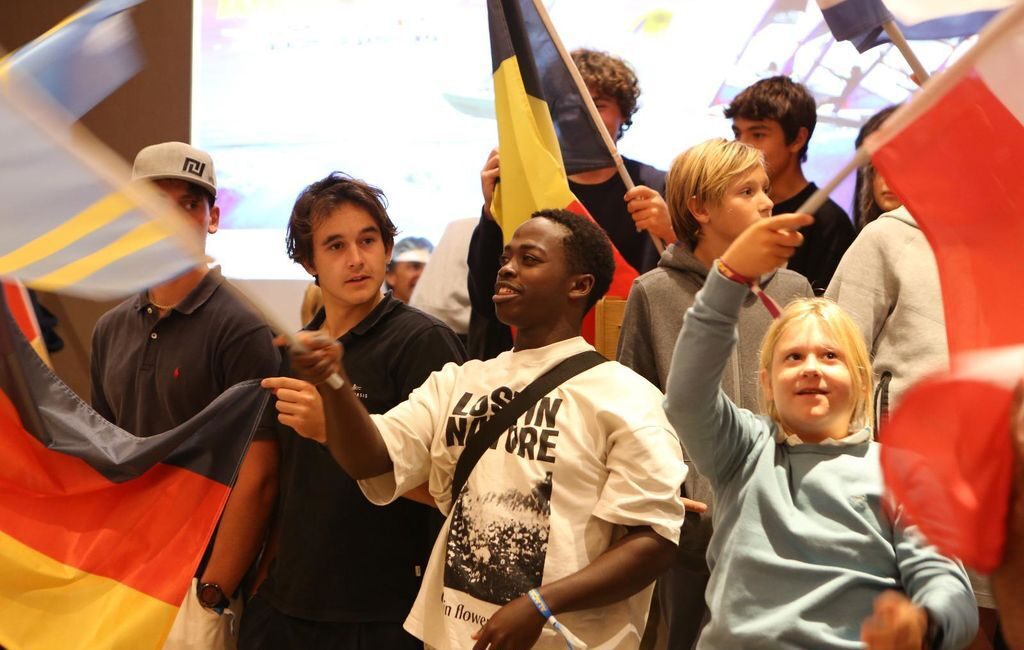 Başkan Denizli: “İlçemizde sörfün uluslararası turnuvalara ev sahipliği yapan bir kent olması için var gücümüzle çalışacağız” Türkiye Yelken Federasyonu, Çağla Kubat Windsurf Yelken Kulübü ve Çeşme