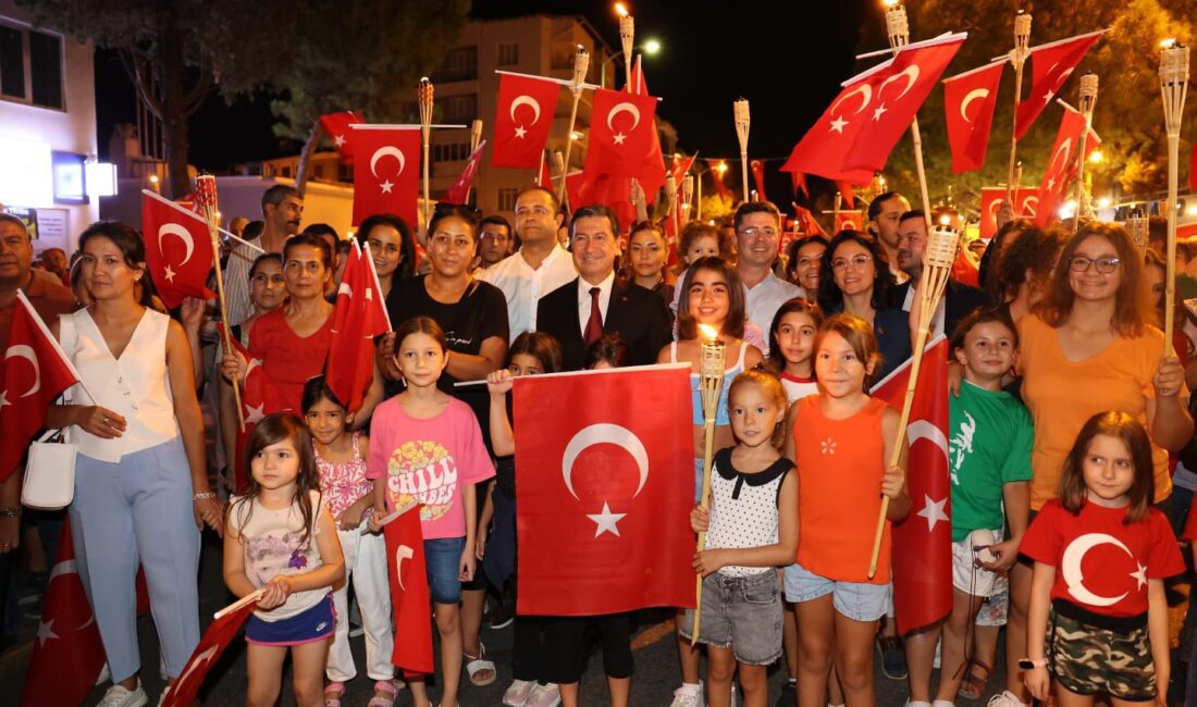 Başkan Aras: “Cumhuriyet hem demokrasinin hem de bağımsızlığın teminatıdır” Muğla Büyükşehir Belediye Başkanı Ahmet Aras Cumhuriyet’in 101. Yılı
için kutlama