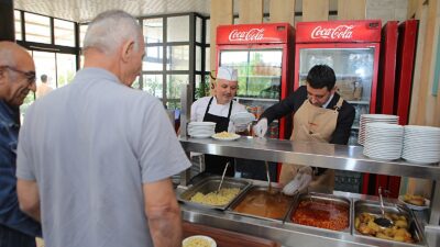 Bayraklı Belediyesi, vatandaşların uygun fiyatlı ve sağlıklı yemeklere ulaşmasını sağlamak