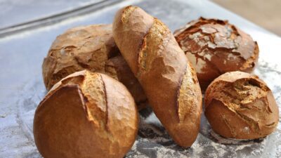 Çeşme Halk Ekmek Fırını, son teknoloji yenilenen makine ağı sayesinde