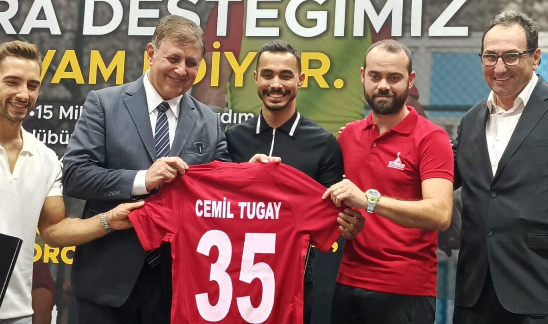 İzmir Büyükşehir Belediye Başkanı Cemil Tugay, "İzmir tarihinin en büyük