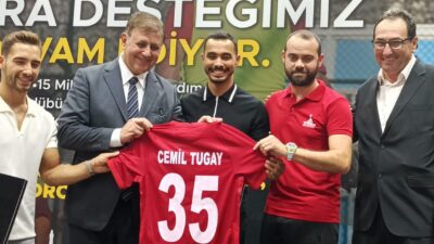 İzmir Büyükşehir Belediye Başkanı Cemil Tugay, "İzmir tarihinin en büyük