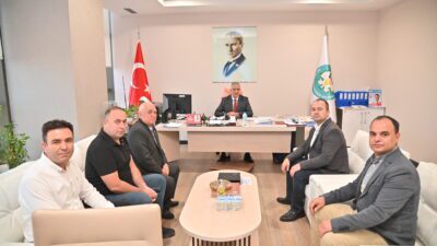 Tüm Yerel Sen Manisa Şubesi Başkanı Recep Abatay ve yönetim