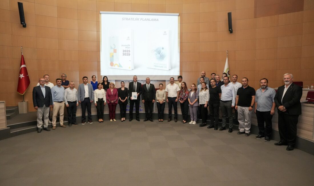 Gaziemir Belediye Meclisi’nde, belediyenin 2025-2029 Stratejik Planı, 2025 Yılı Performans Programı