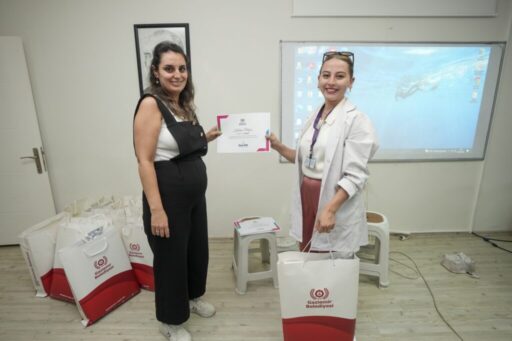 Gaziemir Belediyesi’nin, anne adaylarının hamilelik sürecini sağlıklı geçirmesi ve doğuma
