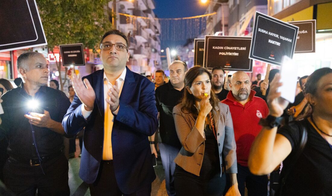 Balçovalılar, son günlerde artan kadın ve çocuk cinayetlerine Ata
Caddesi’nde gerçekleştirdikleri