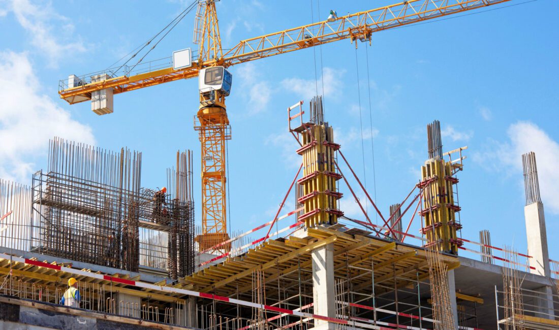 MENEMEN BELEDİYESİNDE KAT ARTIŞI KARŞILIĞI SEÇİM YARDIMI!!! Menemen Belediyesinde skandallar bitmek bilmiyor, seçim öncesi binlerce işçi alıp