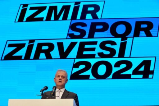 İzmir'in spor zirvesinde ev sahiplerinden biri olarak konuşma yapan İzmir