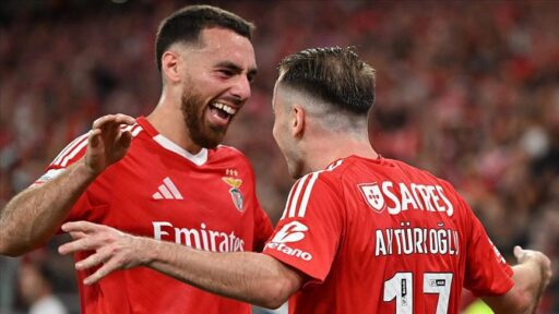 UEFA Şampiyonlar Ligi'nde Benfica'nın Feyenoord’a 3-1'lik skorla mağlup olduğu maçta
