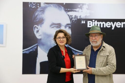 Karabağlar Belediyesi, Cumhuriyetin 101. Kuruluş yılını ilçenin dört bir yanında