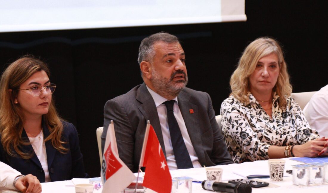 Cumhuriyet Halk Partisi İzmir İl Başkanlığı, kadın ve gençlik örgütleri
kongrelerinin