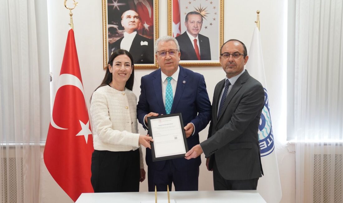 İZMİR(Ege Ajans)- Ege Üniversitesi Fen Fakültesi bünyesinde hizmet veren Petrol- Akaryakıt