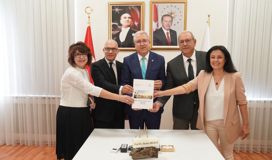 Egeli akademisyenler İzmir’in ilk “Dünya Miras Alanı”nın yaşatılmasına öncülük ediyor Birleşmiş Milletler Eğitim, Bilim ve Kültür Örgütünün (UNESCO) Dünya Miras Alanı