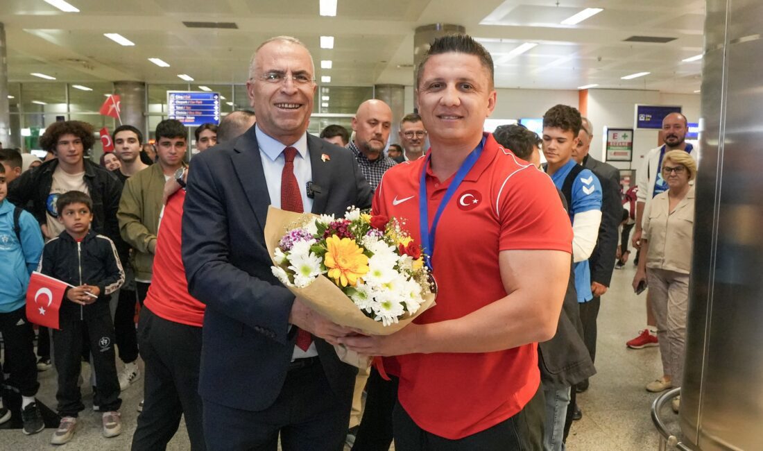 Veteranlar Dünya Güreş Şampiyonası’nda dünya üçüncüsü olan Gaziemir Belediyesi sporcusu