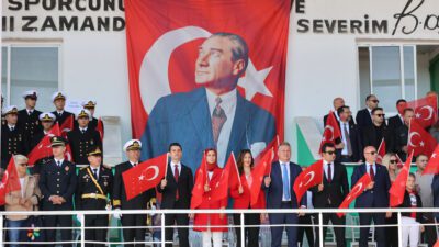 Urla Belediye Başkanı Selçuk Balkan, 29 Ekim Cumhuriyet Bayramı törenlerinde