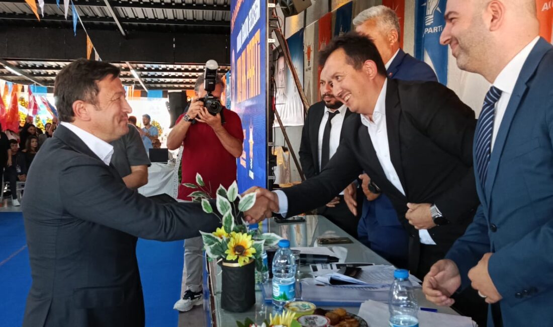 AK Parti 8. Olağan Çiğli Kongresi bugün gerçekleşti. Kongreye katılım