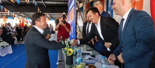 AK Parti 8. Olağan Çiğli Kongresi bugün gerçekleşti. Kongreye katılım