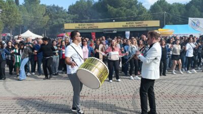 İzmir Balkan Göçmenleri Kültür ve Dayanışma Derneği bugün düzenlediği Sonbahar