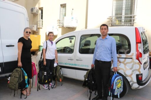 Manisa Büyükşehir Belediyesi, eğitim gören öğrencilere yönelik desteklerini sürdürüyor. Sosyal
