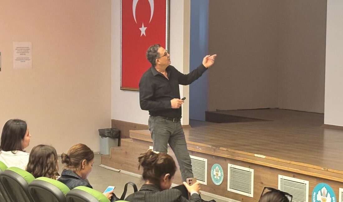 Büyükşehir Personellerine ‘Etik ve Davranış İlkeleri’ Eğitimi Manisa Büyükşehir Belediyesi, belediye personellerinin daha iyi ve daha kaliteli
