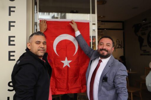 Ödemiş Belediye Başkanı Mustafa Turan, Cumhuriyet’in 101. Yıldönümünü kutlarken, vatandaşlara