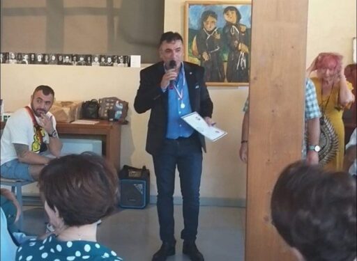 Türkiye’nin Manisa ilinden çıkan başarılı yazar ve şair Aytekin Karapaça,