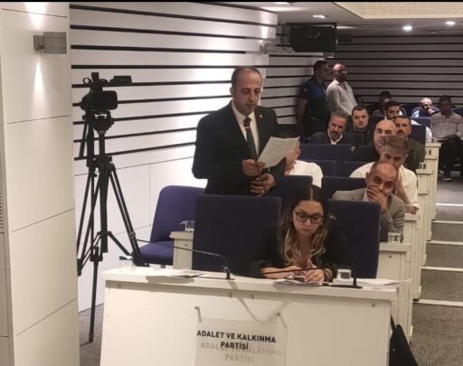 Buca Belediye Meclisi AK Parti Meclis Üyesi Ercan Geçgel, okul