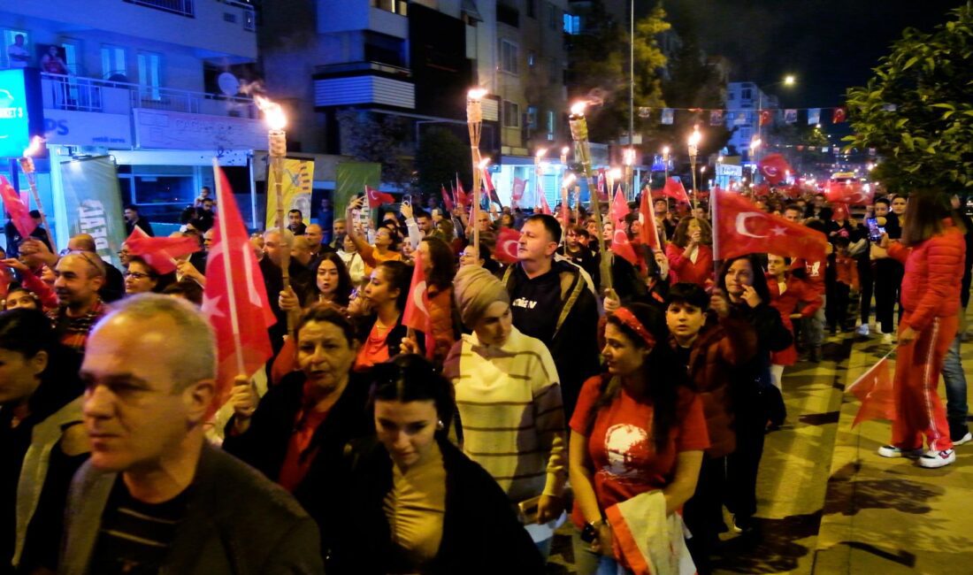 Narlıdere’de Cumhuriyetin 101’inci yaşı gurur ve coşkuyla kutlandı. Cumhuriyet Bayramı