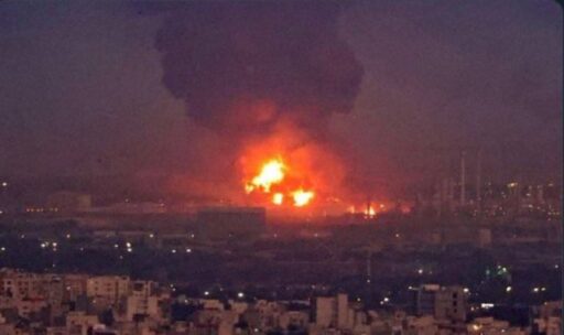 İsrail ordusu, Suriye'de belirlenen hedefleri de eş zamanlı olarak vurdu.