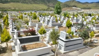 İzmir Büyükşehir Belediyesi, Soğukkuyu Mezarlığı’nda uygunsuz davranışlarda bulunan kişiler hakkında