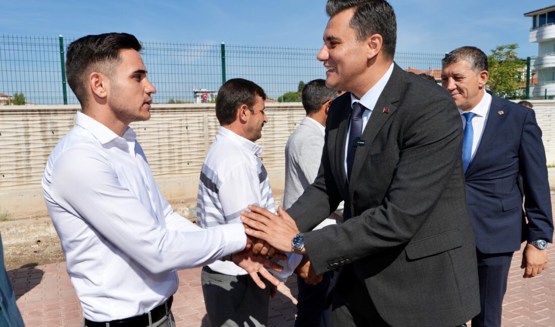 Manisa Büyükşehir Belediye Başkanı Mimar Ferdi Zeyrek, Köprübaşı’nda mahalle muhtarları