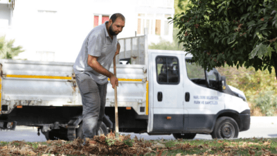 Narlıdere Belediyesi Park ve Bahçeler Müdürlüğü ekipleri, kış mevsimi öncesinde