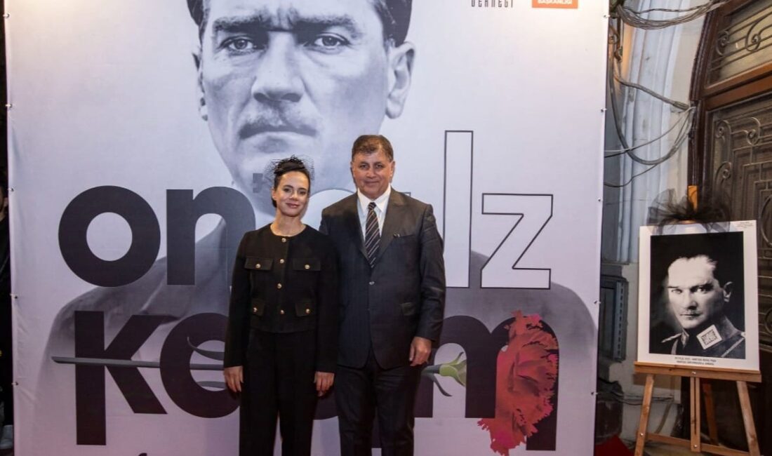 İzmir Büyükşehir Belediye Başkanı Dr. Cemil Tugay 10 Kasım Atatürk’ü