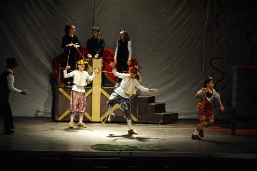 Karşıyaka Belediye Tiyatrosu, 2024-2025 sezonu için hazırladığı Pinokyo oyununun ilk