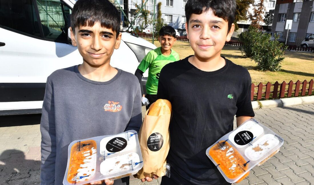 Atatürk’ün sevdiği yemekler halkla buluştu İzmir Büyükşehir Belediyesi, 10 Kasım Atatürk'ü Anma Günü'nde, Atatürk'ün sevdiği