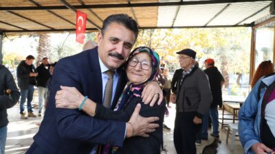 Dikili Belediye Başkanı Adil Kırgöz vatandaşların sorunlarını, taleplerini, önerilerini yerinde