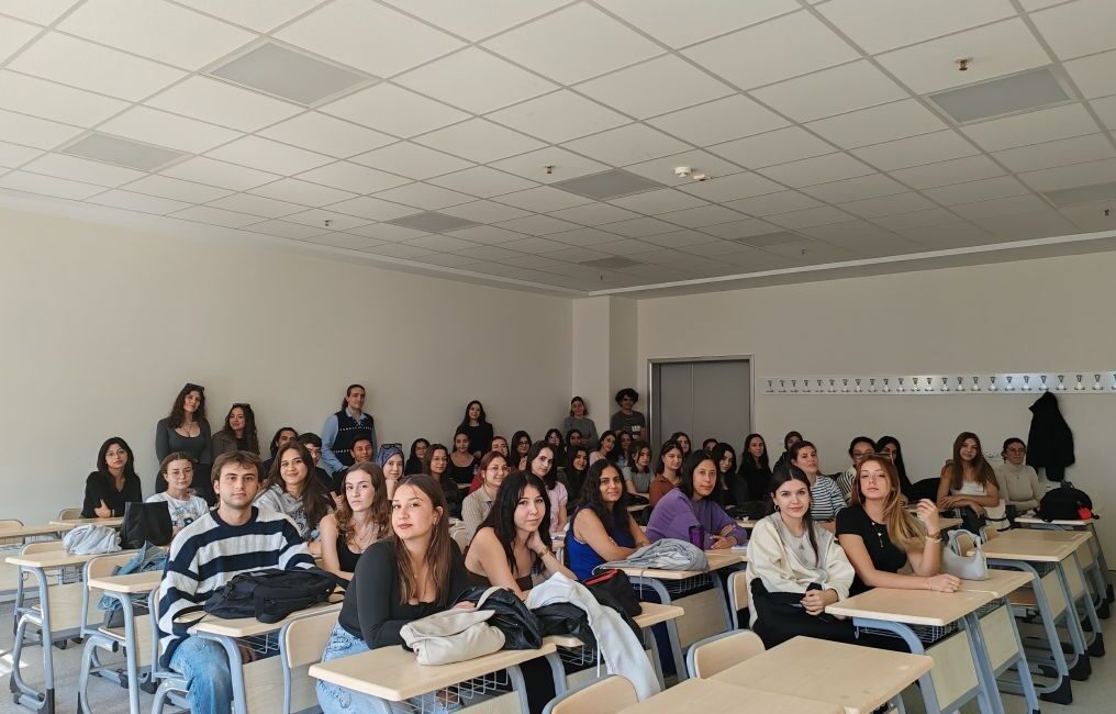 İZMİR(Ege Ajans)- Ege Üniversitesi Sağlık Bilimleri Fakültesi, üniversitenin öğrenci odaklılık ilkesi