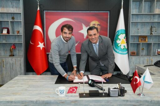 Manisa Büyükşehir Belediyesi ile Pcıfıc Espor takımı arasında işbirliği protokolü