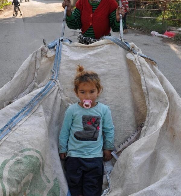 İzmir Seyyar Satıcılar Derneği Bakanı Evren Laçin, Selçuk’ta yaşanan ve