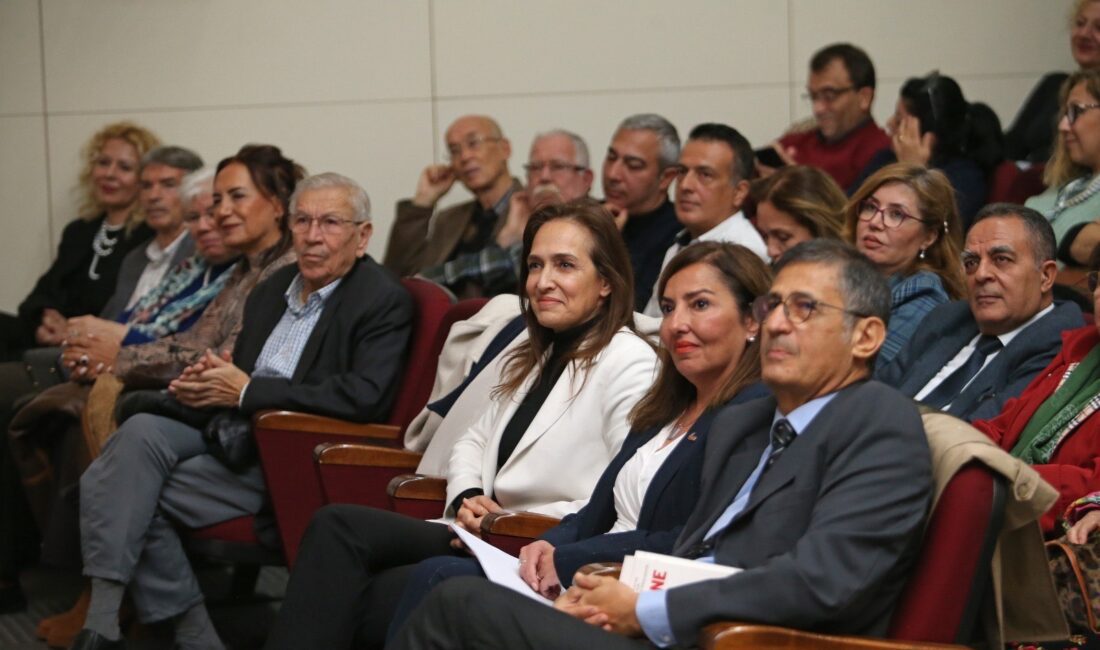 Karşıyaka Belediye Başkanı Yıldız Ünsal, Kent Konseyi tarafından düzenlenen ‘Semtler