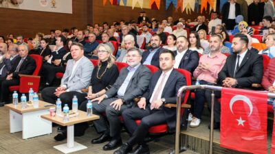 Ahmet Piriştina Kültür Merkezi’nde düzenlenen Karşıyaka Gençlik Kolları 7. Olağan