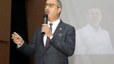 Türkiye’nin AK Parti sayesinde ayakta kaldığını savundu. Libya, Irak, Suriye