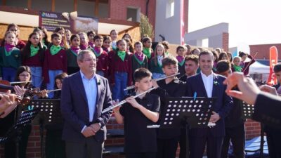 Ayvalık Belediye Başkanı Mesut Ergin, Balıkesir Büyükşehir Belediye Başkanı AhmetAkın,