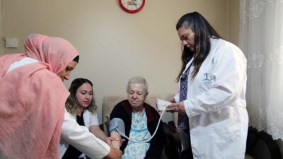 Evde bakım, hasta nakil, genel muayene ve diş tedavileriyle vatandaşların