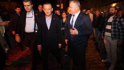 CHP Genel Başkanı Özgür Özel, Urla Belediye Başkanı Selçuk Balkan’a