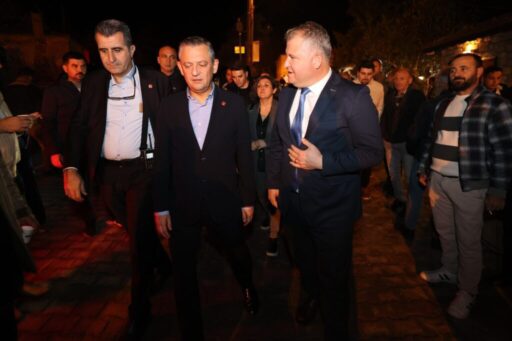 CHP Genel Başkanı Özgür Özel, Urla Belediye Başkanı Selçuk Balkan’a